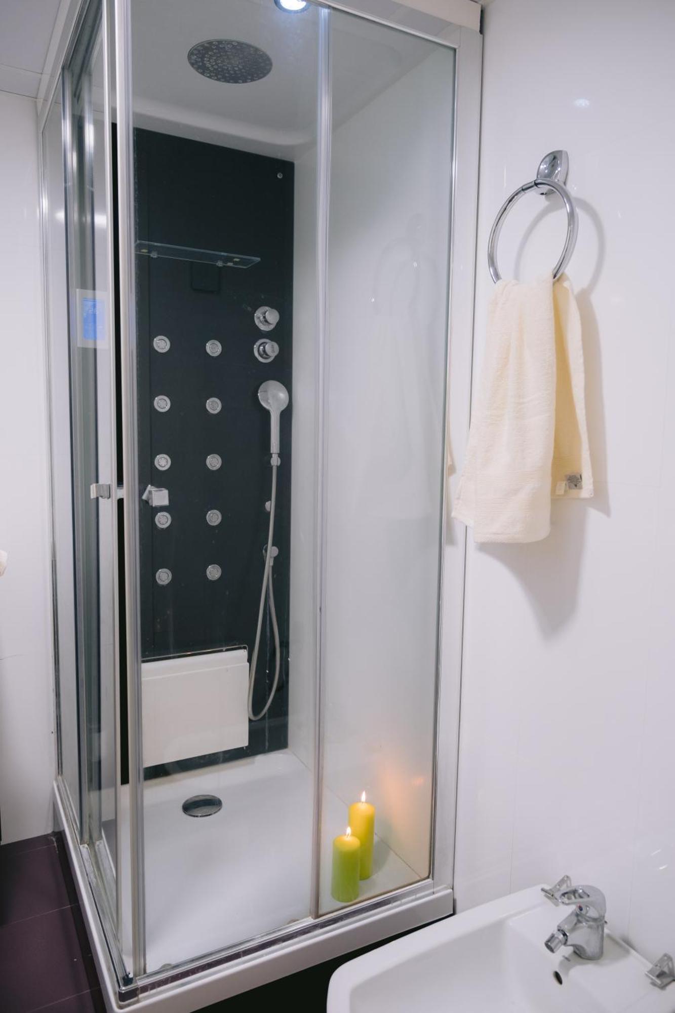 Piso Compartido Delyrent, Reja Hotel Jaén Екстериор снимка